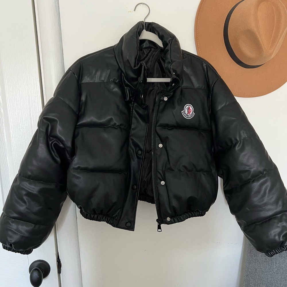 Black cropped puffer coat